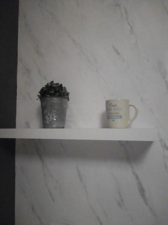 Le Mas Des Dames Appartement Avignon Bagian luar foto